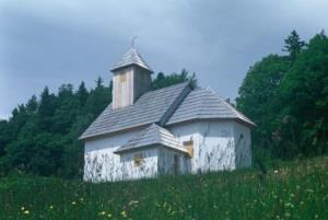 Cerkev sv. Gervazija in Protazija v Rovtu pod Menino je edina v Sloveniji posvečena omenjenima svetnikoma